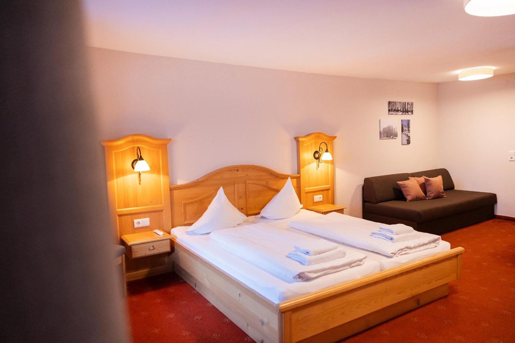 Hotel Gasthof Hirschentenne Stams Buitenkant foto